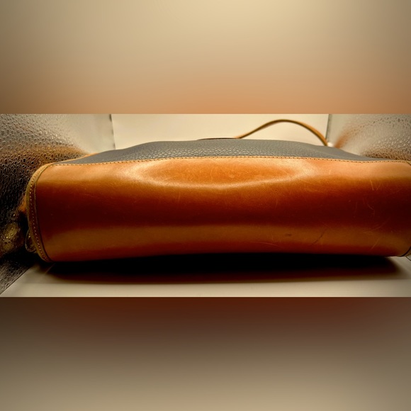 Beautiful Rare Dooney& Bourke Leather Crossbody Bag-Excellent Condition A2545458 - Picture 8 of 15